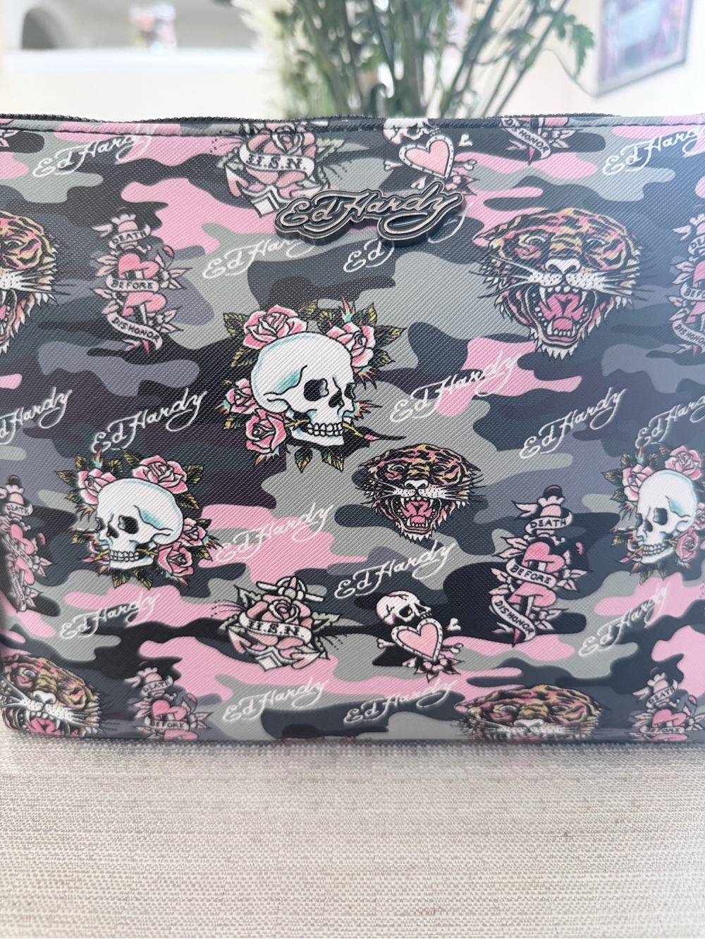 Ed Hardy Pink Black Gray Camo Skull Cosmetic Pouch - Picture 2 of 4